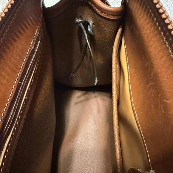 Elegant Red and Tan Tote Bag - Picture 12 of 16